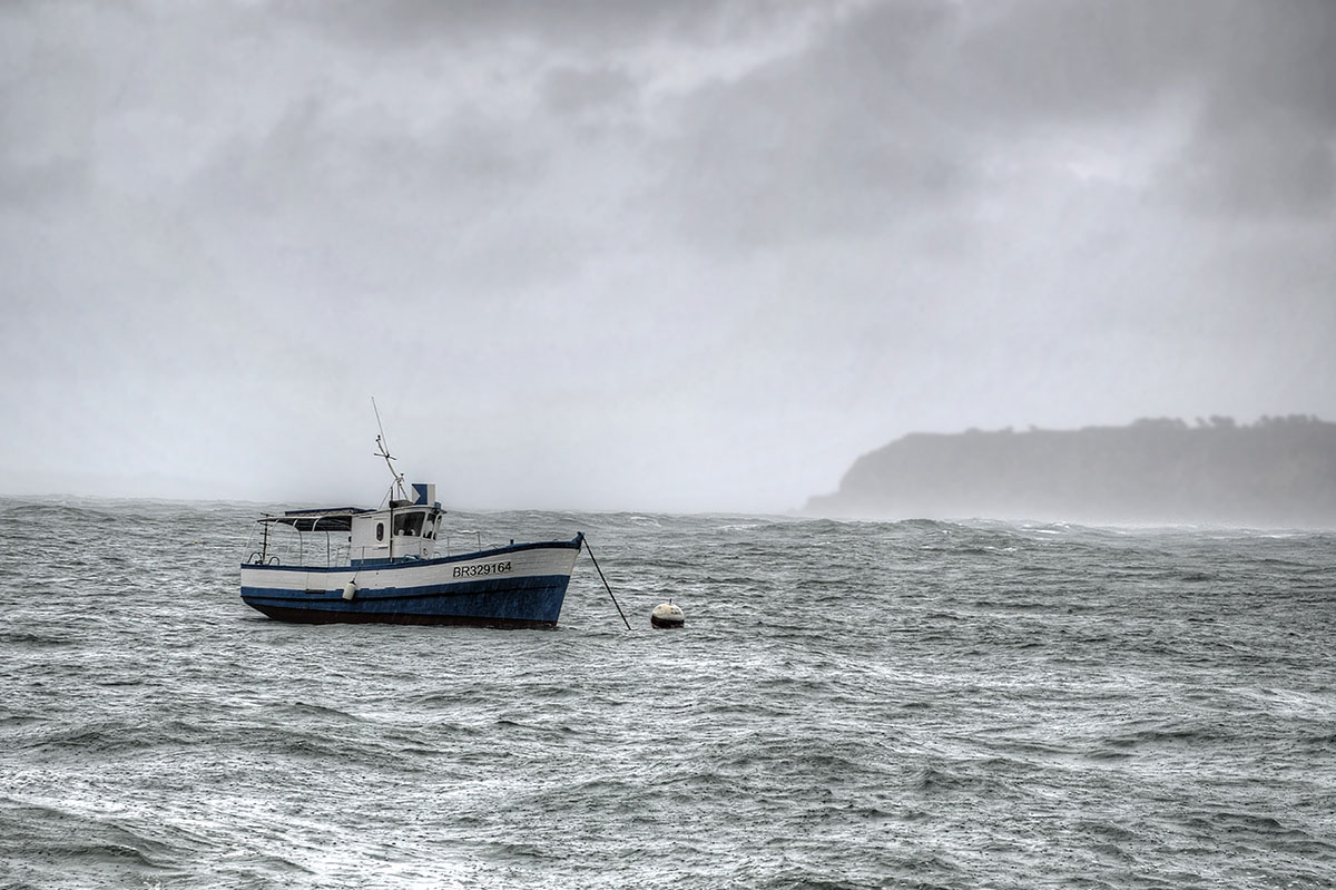 Tempête en Bretagne, les petit navires étaient ballotté par les vagues et les bourrasques de vent